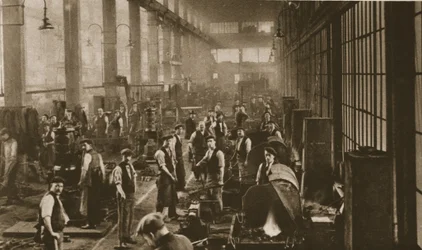 Trabajadores en la herrería de Beckton Gas Works, de Maravilloso Londres, publicado 1926-27